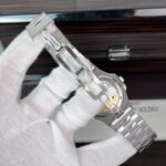 Patek Philippe Nautilus 5723 Replica 1:1 Watch Blue Dial Diamond 40mm - Image 6