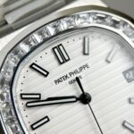 Patek Philippe Replica Watch Nautilus 5723 White Dial Metal Wire 40mm - Image 5
