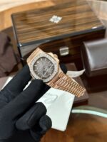 Patek Philippe Nautilus 5724 Replica Watch Gold Wrapped Diamond Moissanite 40mm - Image 7