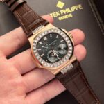 Patek Philippe Nautilus 5724R Replica Watch Gray Dial Factory GR 40mm - Image 2