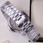 Patek Philippe Nautilus 5740 Copies Watch Men Blue Dial Metal Wire 40mm - Image 6