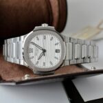 Patek Philippe Knock Off Watches Nautilus 7118 White Dial Metal Wire 3K Factory 35.2mm - Image 4