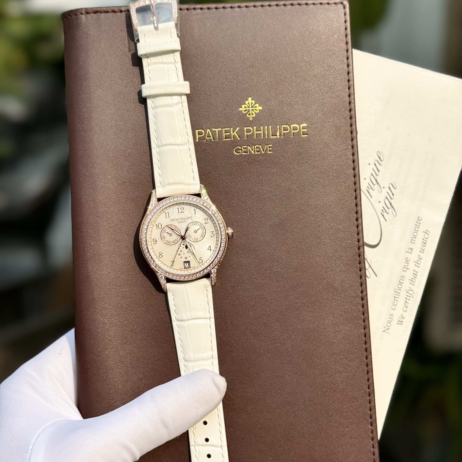 Dong-Ho-Patek-Philippe-Replica-Complications-4947R-Day-Da-Trang-38mm-12.jpg Patek Philippe Replica Watch Complications 4947R White Leather Strap 38mm - Image 1