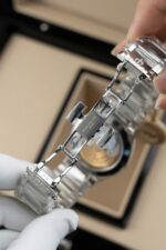 Patek Philippe Twenty 4 7300 Replica Watches Blue Dial Metal Wire 36mm - Image 9