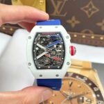 Richard Mille RM67-02 白色碳纤维腕表，重量 37 克，尺寸 38.7×47.52 毫米，最佳复刻表款