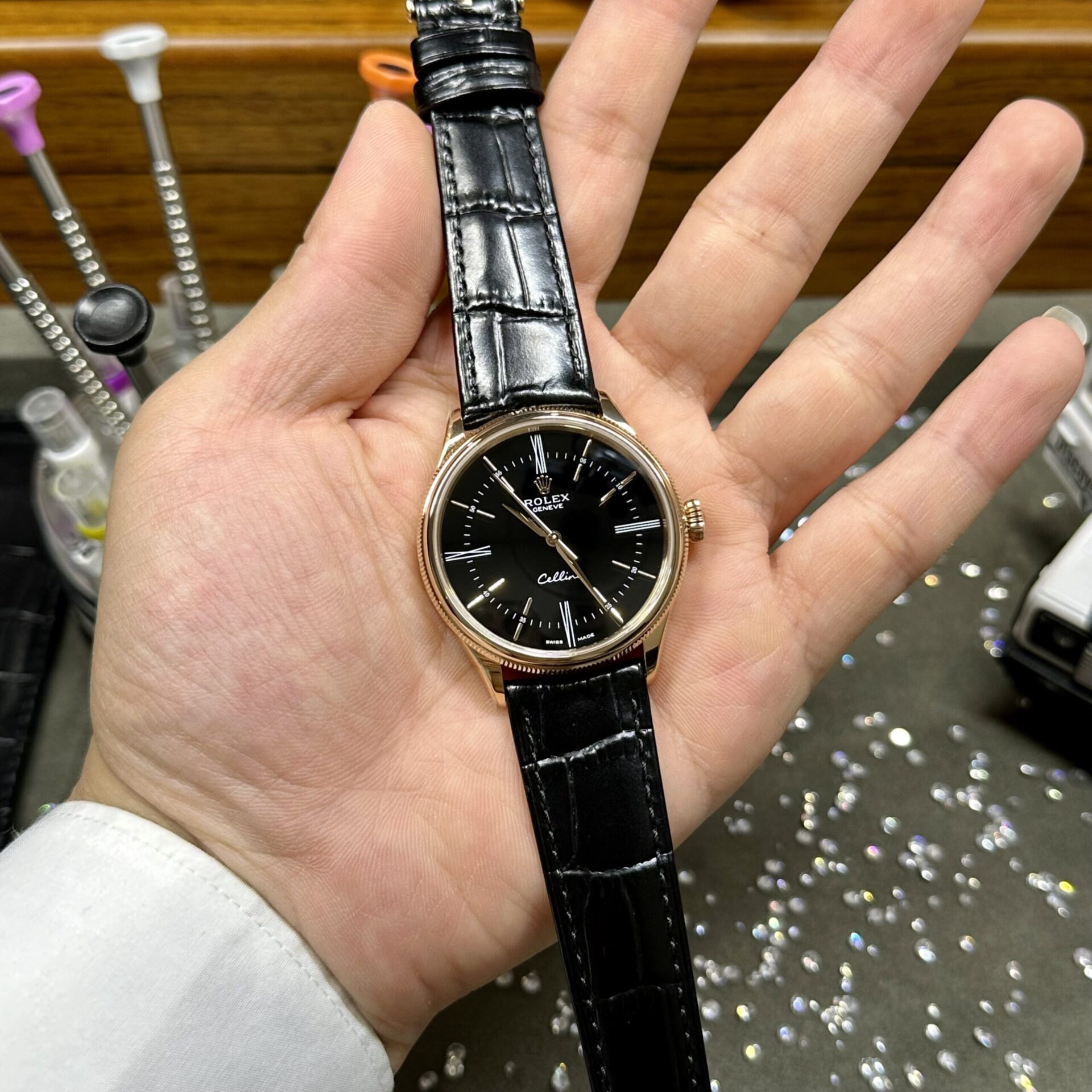 Dong-Ho-Rolex-Cellini-Time-50505-Replica-11-Mau-Den-39mm-2-scaled-1.jpg Rolex Replica Watch Cellini Time 50505 Black Dial Leather Strap 39mm - Image 1