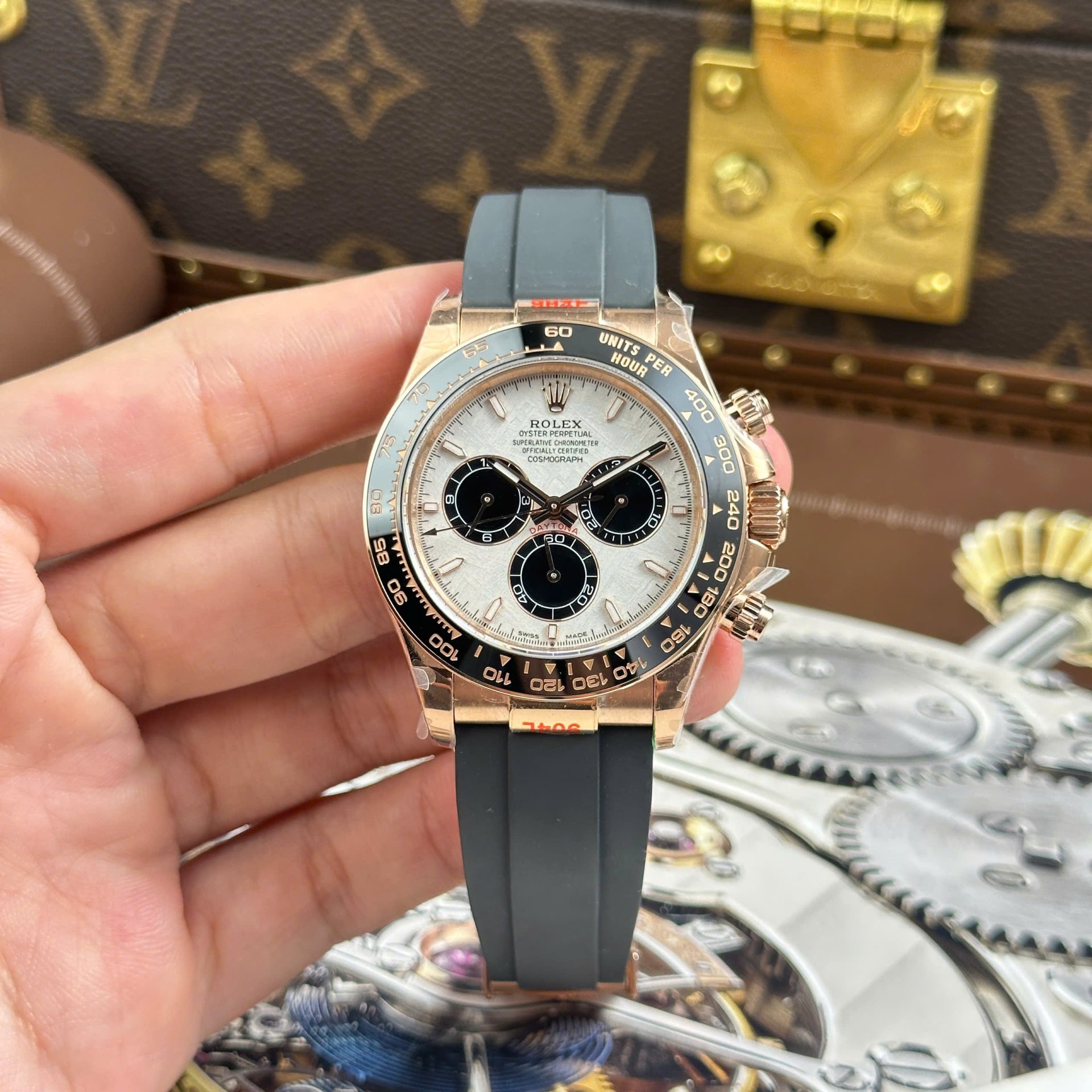 Dong-Ho-Rolex-Cosmograph-Daytona-126515-Replica-11-Mat-Thien-Thach-Trong-Luong-153-Grams-Xuong-QF-40mm-17.jpg Rolex Cosmograph Daytona 126515 Imitation Watches Meteorite Dial Weight 153 Grams QF Factory 40mm - Image 1