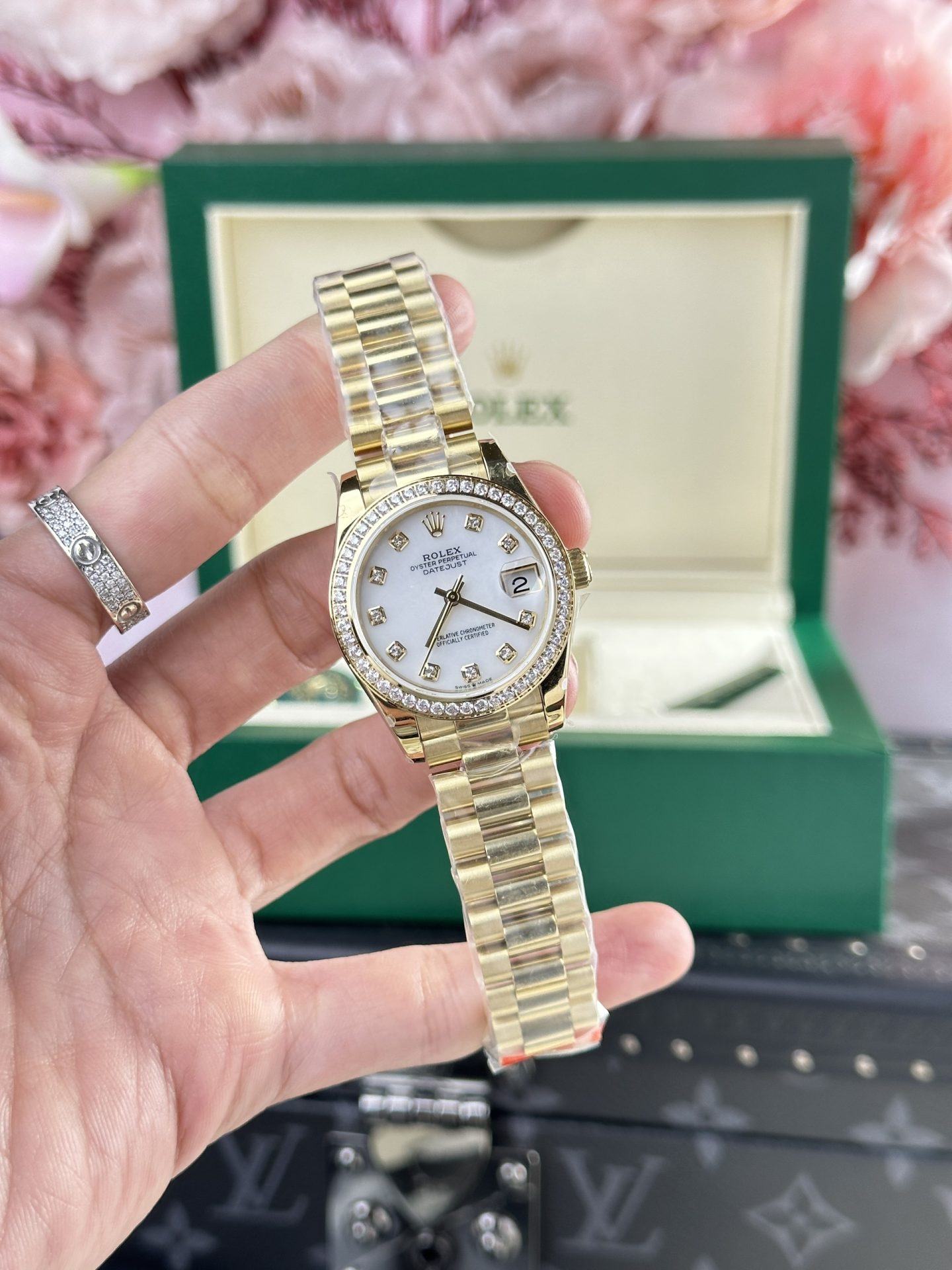 Dong-Ho-Rolex-DateJust-278288-Nu-Day-President-Replica-11-31mm-2.jpg Rolex DateJust 278288 Replica Watch President Strap Diamond Bezel 31mm - Image 1