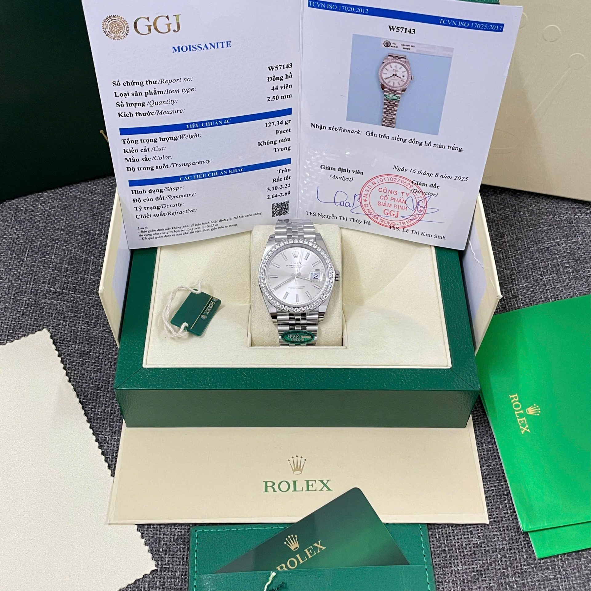 Dong-Ho-Rolex-DateJust-Replica-11-Mat-Bac-Vien-Dinh-Kim-Cuong-Moissnaite-Xuong-Clean-41mm-6.jpg Rolex DateJust Imitation Watches Silver Dial Bezel Diamonds Moissnaite Clean Factory 41mm - Image 1