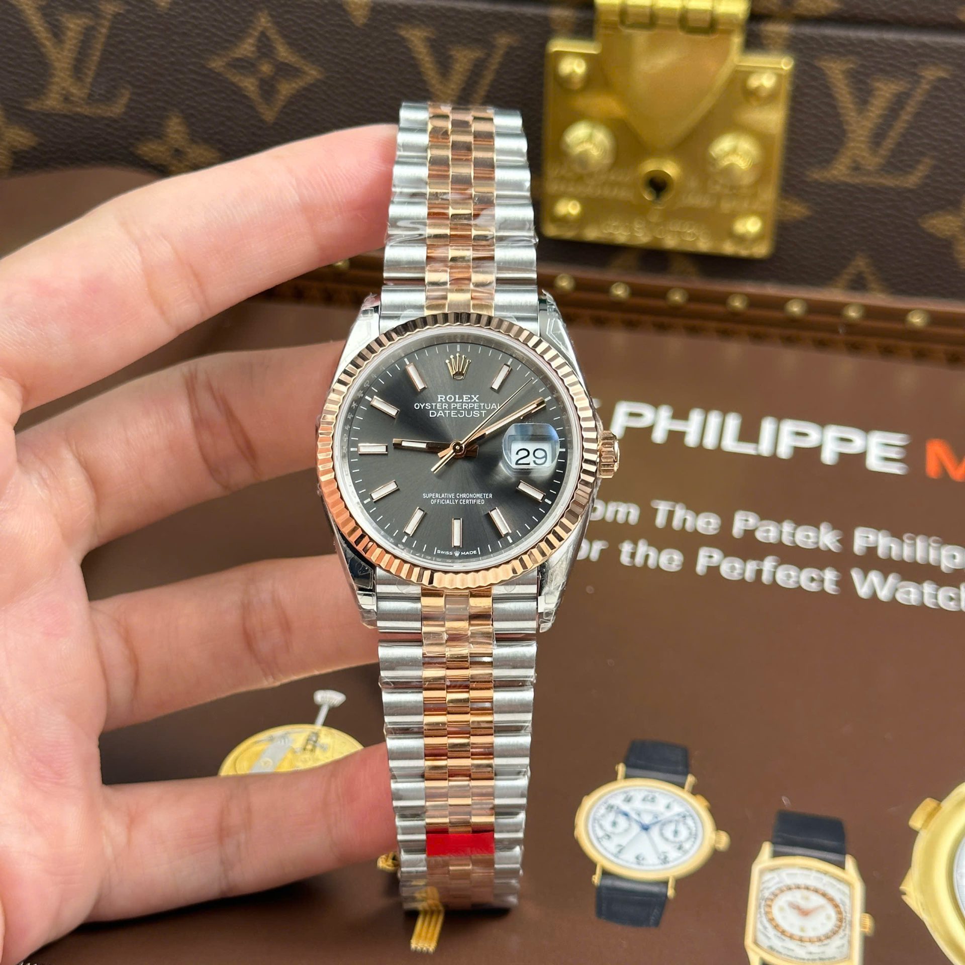 Dong-Ho-Rolex-DateJust-Replica-11-Mat-Xam-Coc-So-Da-Quang-Nha-May-VS-36mm-1.jpg Rolex DateJust Imitation Watches Gray Dial Automatic Movement VS Factory 36mm - Image 1