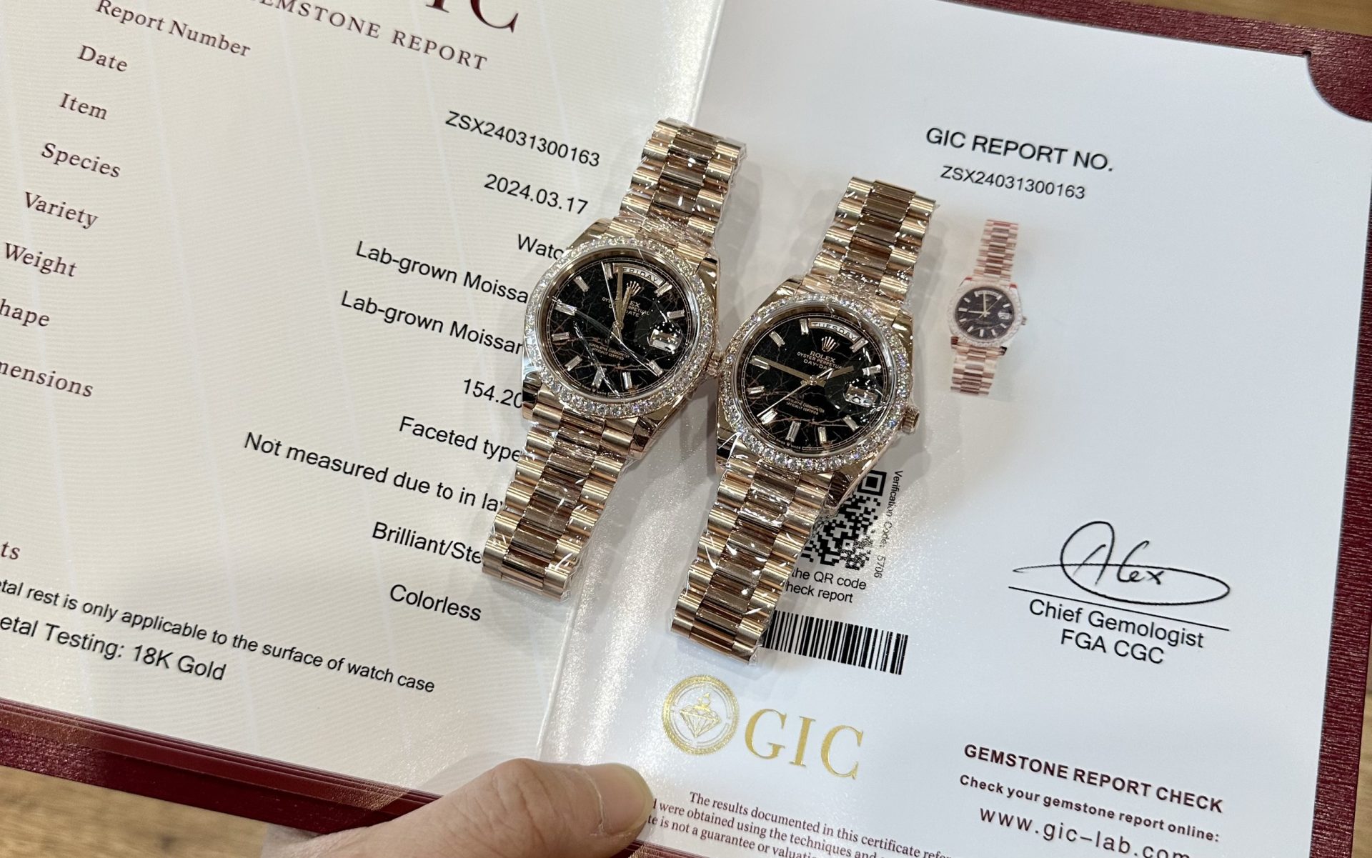 Dong-Ho-Rolex-Day-Date-Boc-Vang-Do-Moissanite-Mat-Nham-Thach-GS-158Grams-40mm-1.jpg Rolex Replica Watch Day-Date Gold Wrapped Moissanite Diamonds Eisenkiesel Dial GS Factory 40mm - Image 1