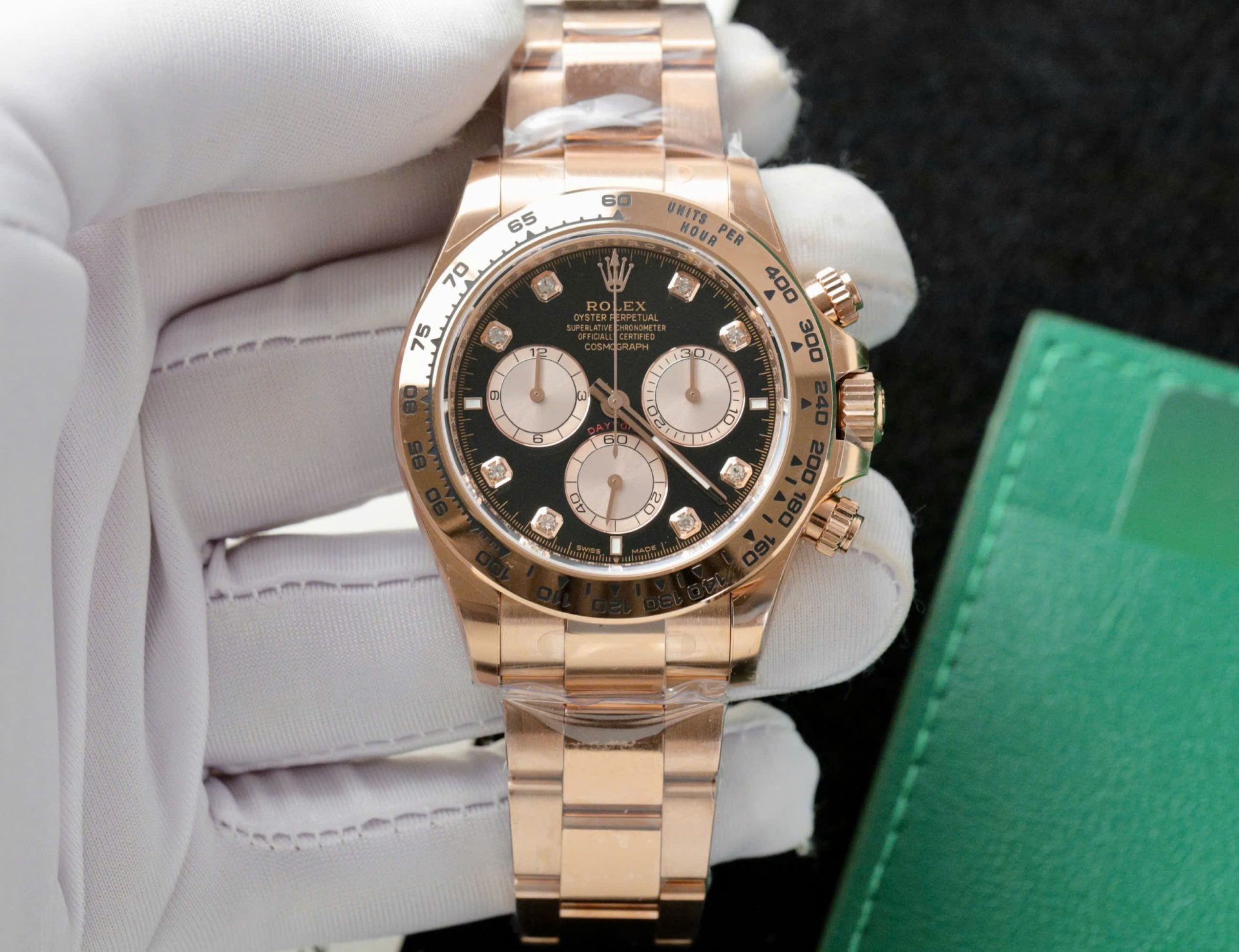 Dong-Ho-Rolex-Daytona-126505-Replica-11-Ma-Vang-Hong-Mat-Den-40mm-2.jpg Rolex Daytona 126505 Rose Gold Best Replica Watch Black Dial 40mm - Image 1