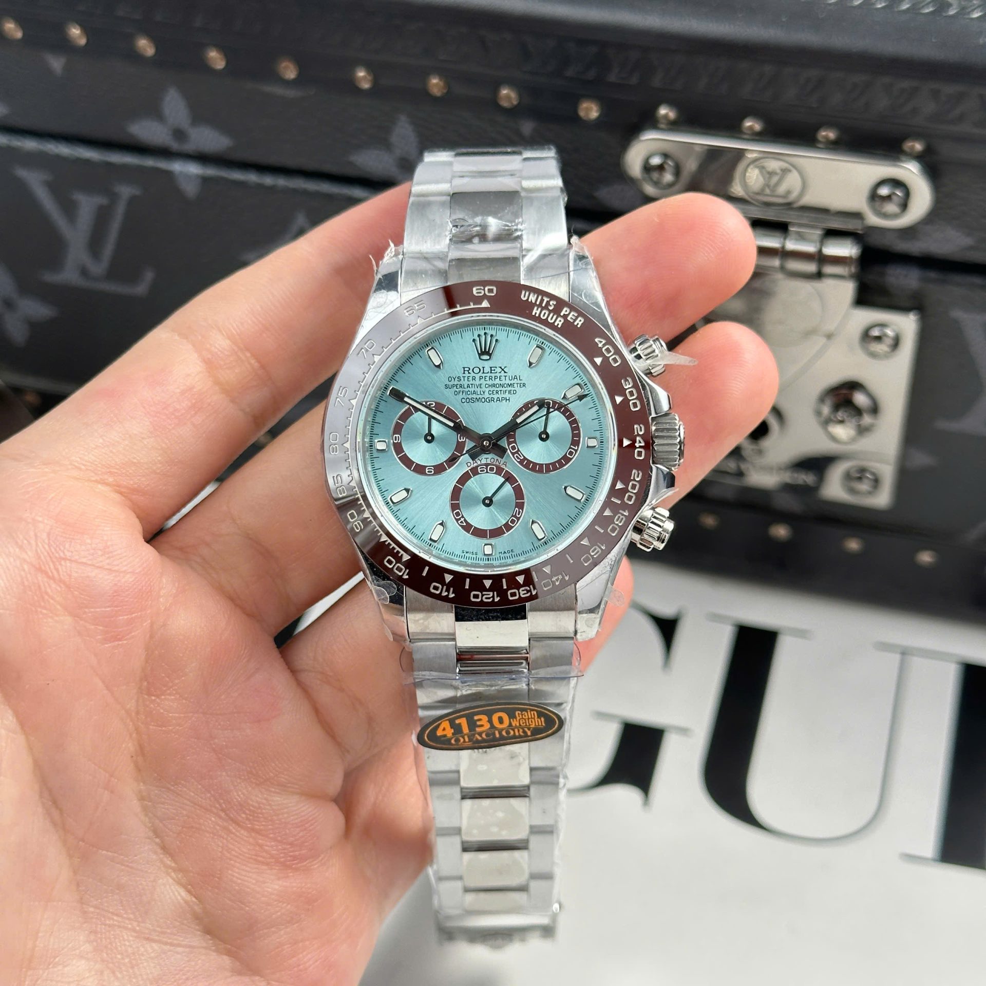 Dong-Ho-Rolex-Daytona-Ice-Blue-116506-Che-Tac-180-Grams-Nha-May-QF-Nam-40mm-10.jpg Rolex Daytona Ice Blue 116506 Best Replica Watches Refined Weight 180 Grams QF Factory 40mm - Image 1
