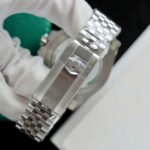 Rolex GMT-Master II 126729VTNR Copies Watch Green Dial Jubilee Strap 40mm - Image 10