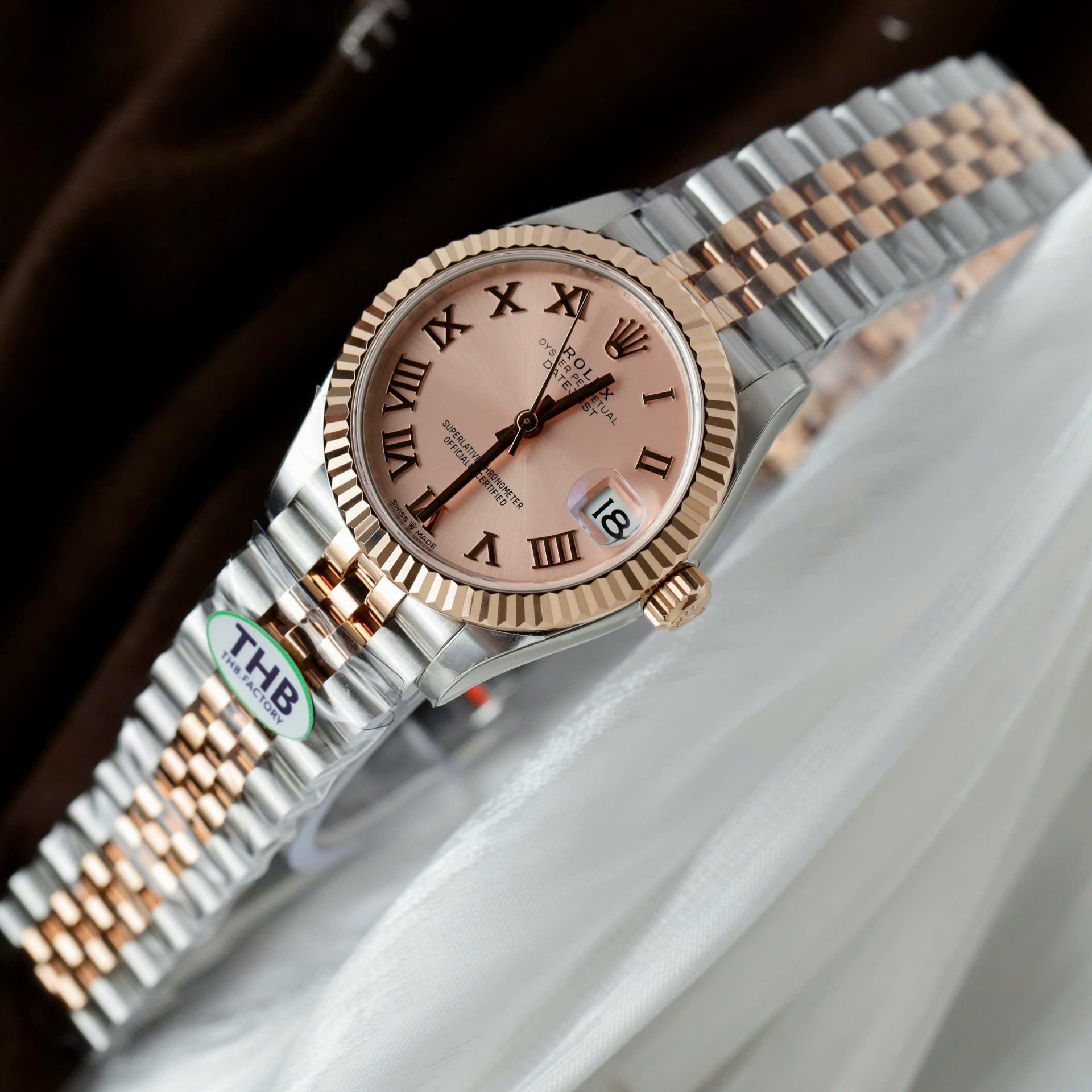 Dong-Ho-Rolex-Nu-DateJust-Replica-1-1-Mat-Hong-Coc-So-La-Ma-Nha-May-THB-31mm-2.jpg Rolex DateJust Luxury Fake Watches Pink Dial THB Factory 31mm - Image 1