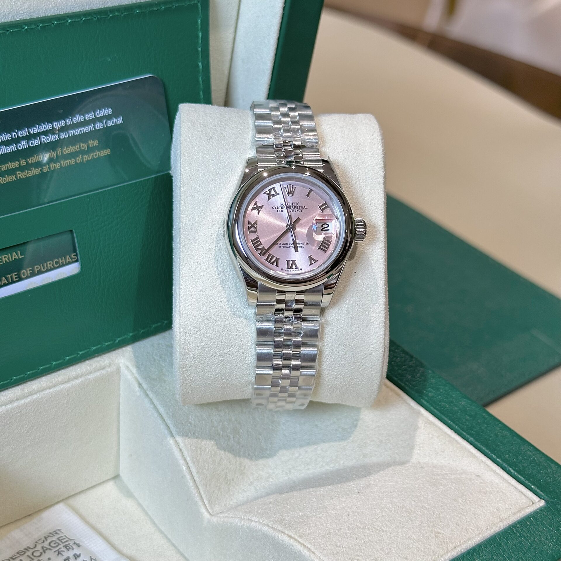 Dong-Ho-Rolex-Nu-Datejust-Mat-Hong-Fake-Cao-Cap-EW-31mm-1.jpg Rolex Datejust Replica Watch Jubilee Strap Pink Dial EW 31mm - Image 1