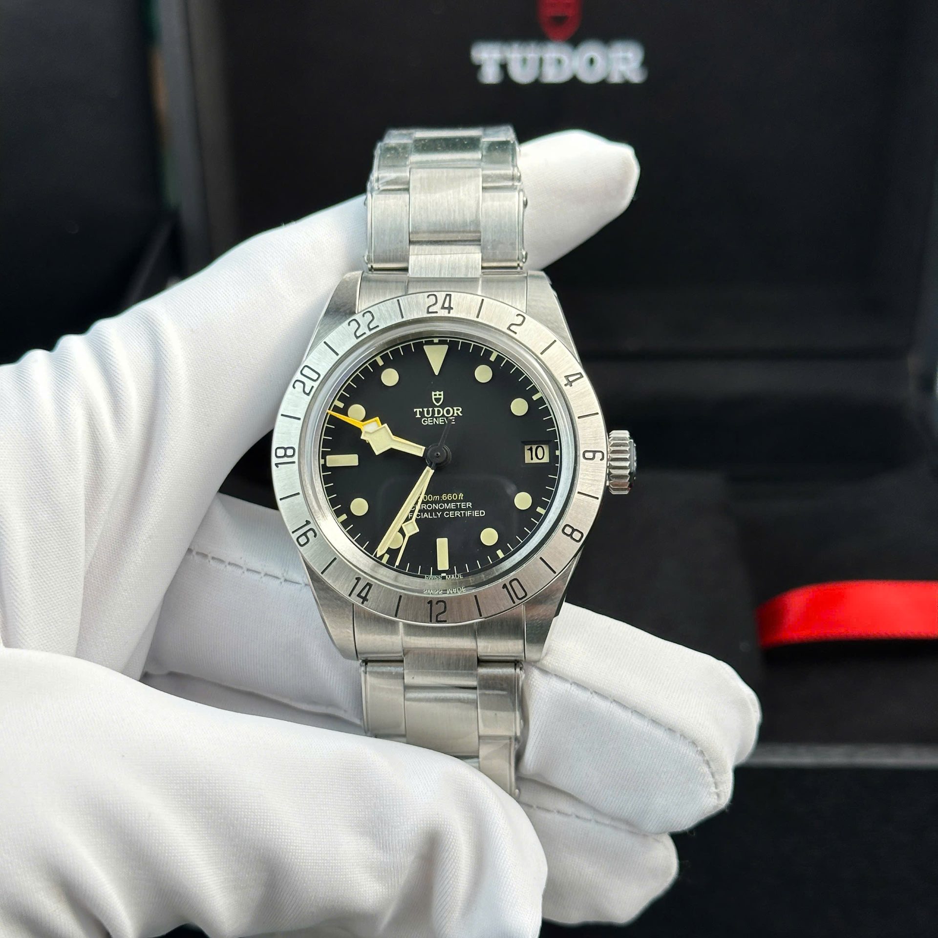 Dong-Ho-Tudor-Black-Bay-Pro-M79470-Replica-11-Mat-Den-Nha-May-ZF-39mm-7.jpg Tudor Replica Watch Black Bay Pro M79470 Black Dial ZF Factory 39mm - Image 1