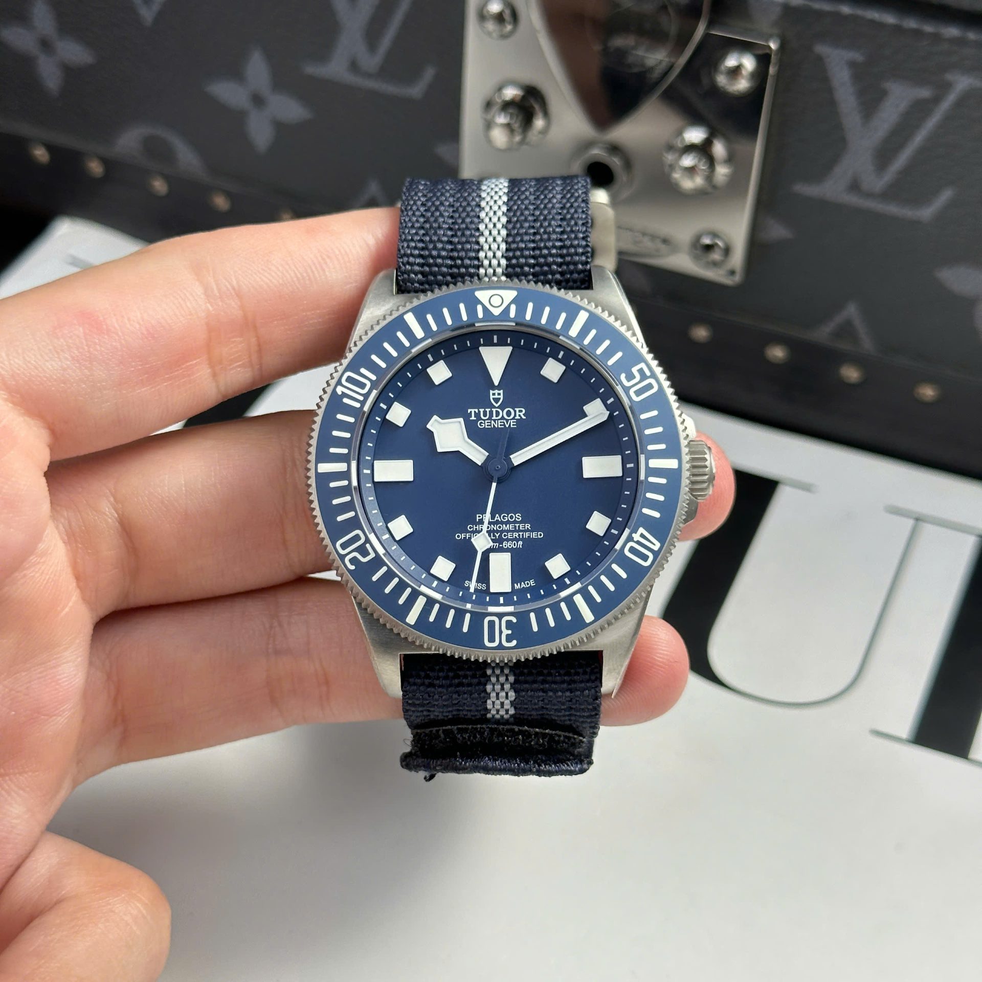 Dong-Ho-Tudor-Pelagos-FXD-Che-Tac-Mat-Xanh-Blue-May-Co-Tu-Dong-Nha-May-M-42mm-2.jpg Tudor Pelagos FXD Best Clone Watch Dial Blue Automatic Movement M+ Factory 42mm - Image 1