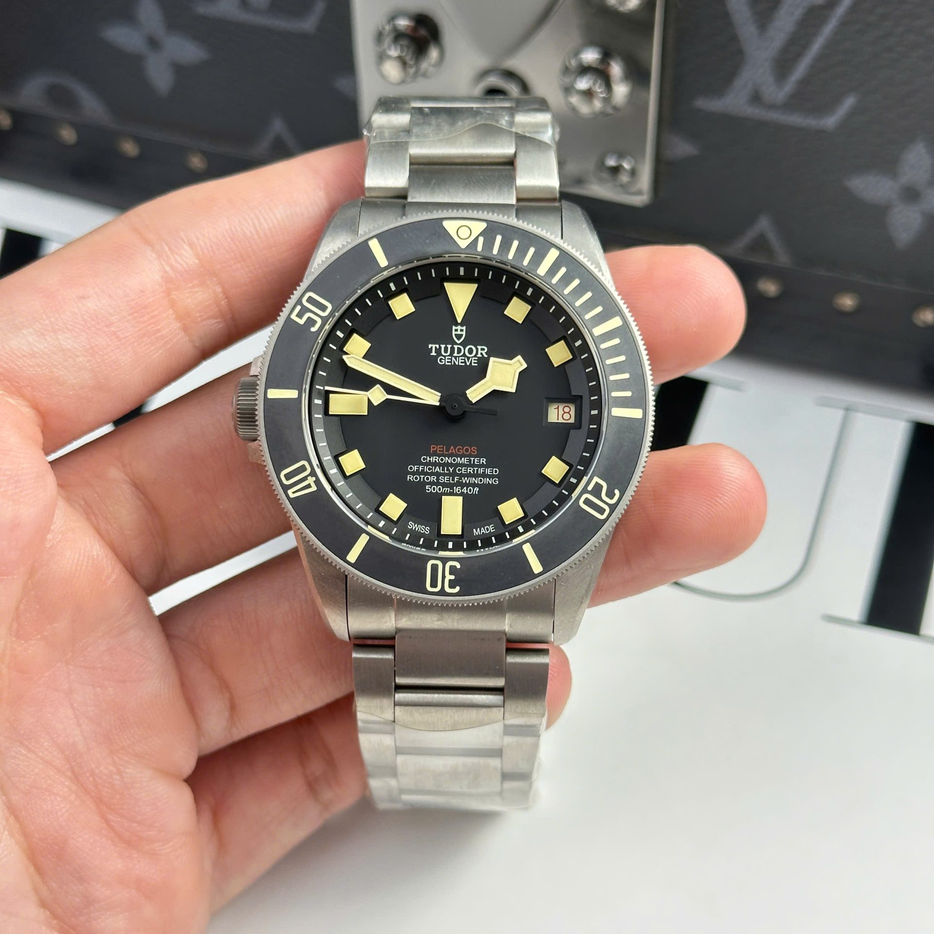 Dong-Ho-Tudor-Pelagos-LHD-Replica-11-Vien-Gom-Ceramic-Nha-May-VS-42mm-7.jpg Tudor Pelagos LHD Replica Watches Bezel Ceramic VS Factory 42mm - Image 1