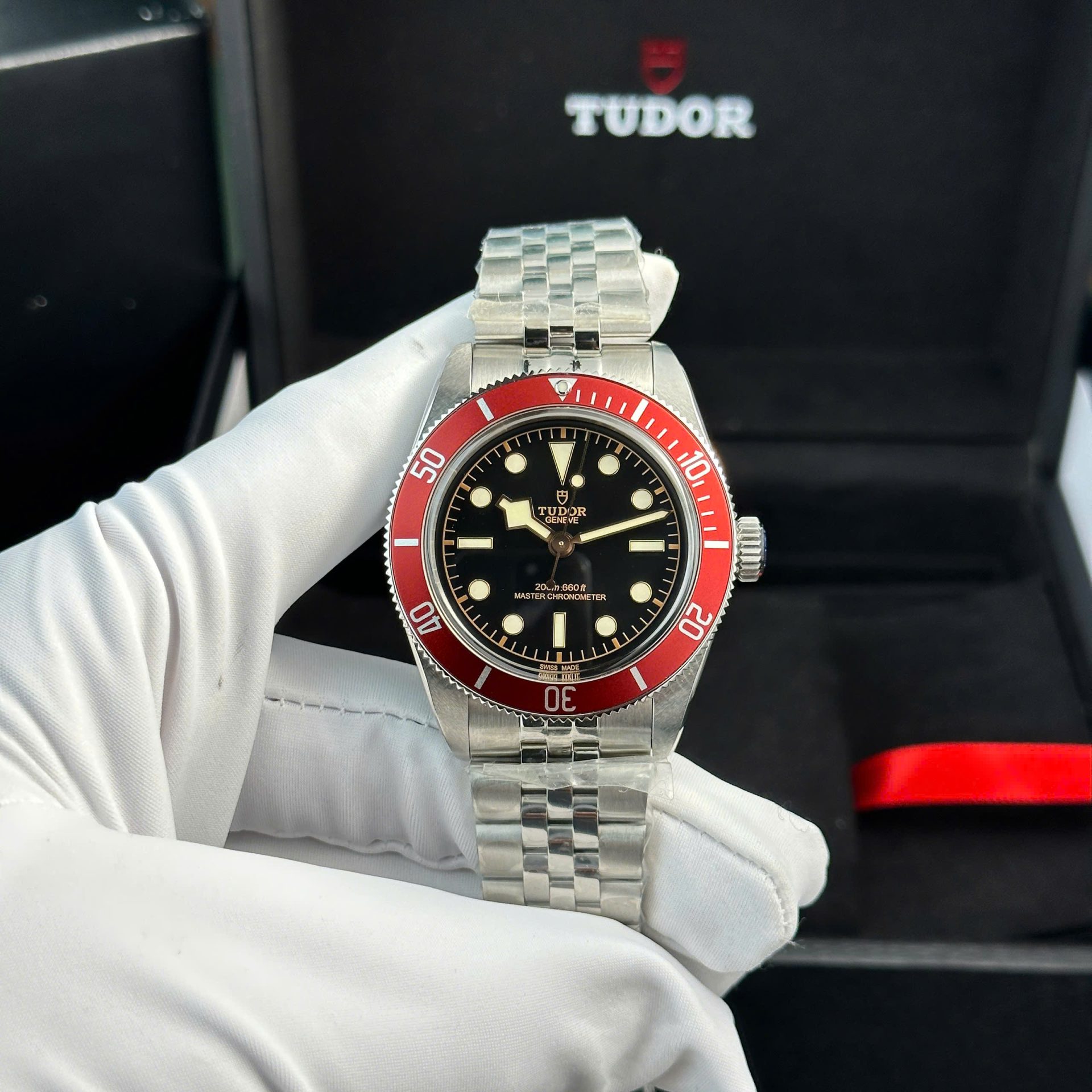 Dong-Ho-Tudor-Replica-11-Heritage-Black-Bay-Vanh-Benzel-Do-Nha-May-ZF-41mm-3.jpg Tudor Replica 11 Watch Heritage Black Bay Benzel Red ZF Factory 41mm - Image 1