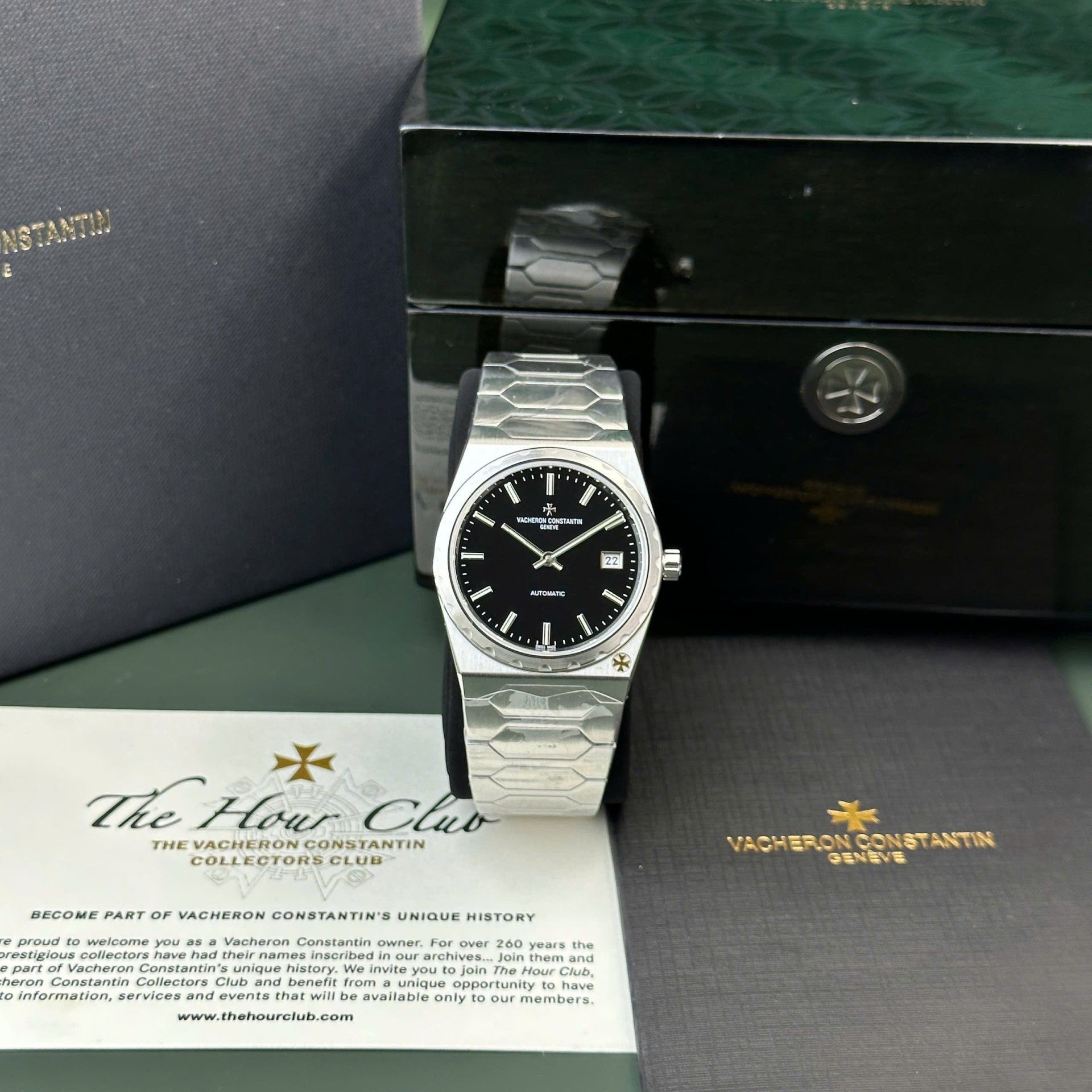 Dong-Ho-Vacheron-Constantin-Historiques-222-Rep-11-Mat-Den-Nha-May-8F-37mm-1.jpg Vacheron Constantin Historiques 222 Replica Watch Black Dial 8F Factory 37mm - Image 1