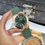 Vacheron Constantin Replica Watch Overseas 4500V Green Dial Rubber Strap 41mm - Image 2