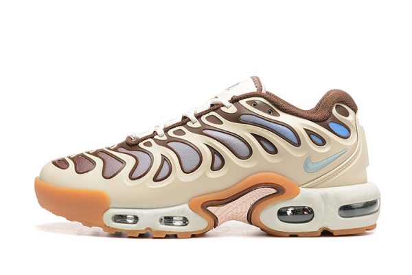 0de76322-600x400-1.jpeg Air Max Plus Drift - Image 1
