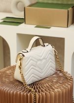 GG Marmont small top handle bag 547260DTDIT9022 - Image 4