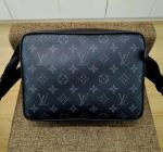 Louis Vuitton Outdoor Messenger PM M30233 - Image 5