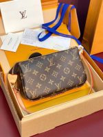 LV x TM Pochette Accessoires M13440 - Image 5