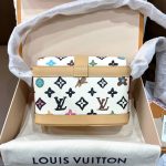 Envelope Wearable Wallet M83346 - Image 2