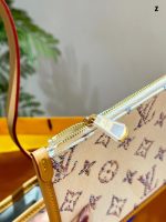 Louis Vuitton CarryAll PM M24707 - Image 4