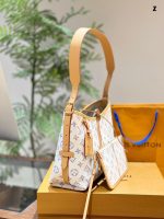 Louis Vuitton CarryAll PM M24707 - Image 6