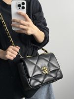 THE CHANEL 19 - Image 9