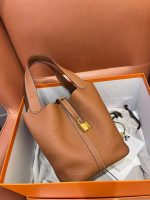 Hermès Picotin Lock 22 – Gold Brown - Image 4