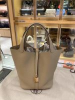 Hermès Picotin Lock 18 – Trench Gray - Image 4