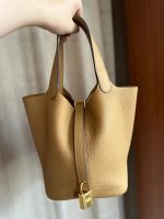 Hermès Picotin Lock 22 – Biscuit Color - Image 3