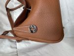 Hermès Lindy 26 Gold Brown - Image 9