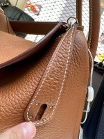Hermès Lindy 26 Gold Brown - Image 11