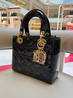 Lady Dior 中号手袋 – 亮黑色漆皮小牛皮 - Image 9
