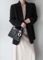 Lady Dior 中号手袋 – 亮黑色漆皮小牛皮 - Image 12