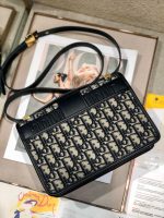 Dior 30 Montaigne - Image 5