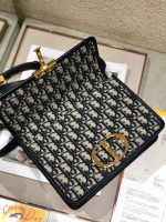 Dior 30 Montaigne - Image 6