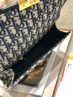 Dior 30 Montaigne - Image 9