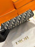 30 Montaigne Classic Toiletry Clutch – Size 30 - Image 6