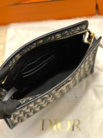30 Montaigne Classic Toiletry Clutch – Size 30 - Image 7