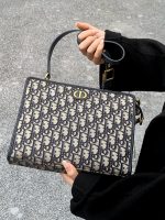 30 Montaigne Classic Toiletry Clutch – Size 30 - Image 9