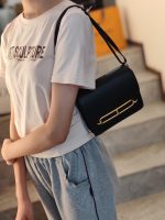 Hermès Roulis 19 – Noir with Gold Hardware - Image 10