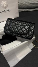 Chanel Classic Flap Mini – Black Lambskin & Gold-Tone Metal – Pearl Crush - Image 5