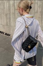 Chanel Classic Flap Mini – Black Lambskin & Gold-Tone Metal – Pearl Crush - Image 7